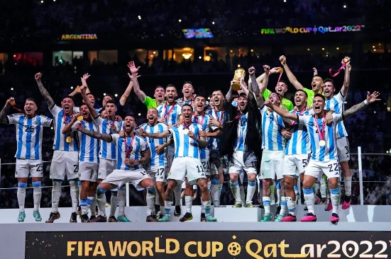 “最伟大”：阿根廷梅西，被世界媒体誉为